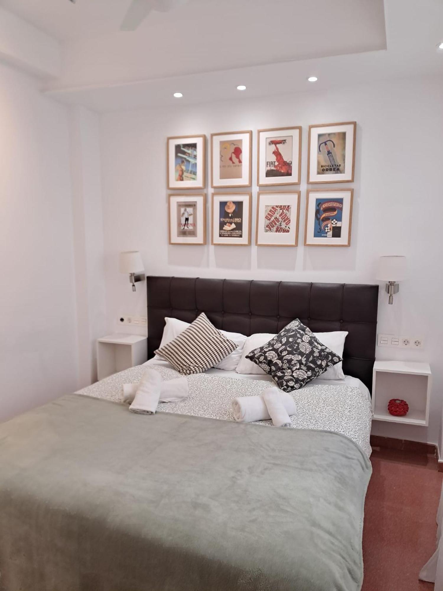 Old Town, City Center Apartment Premium With Parking มาลากา ภายนอก รูปภาพ