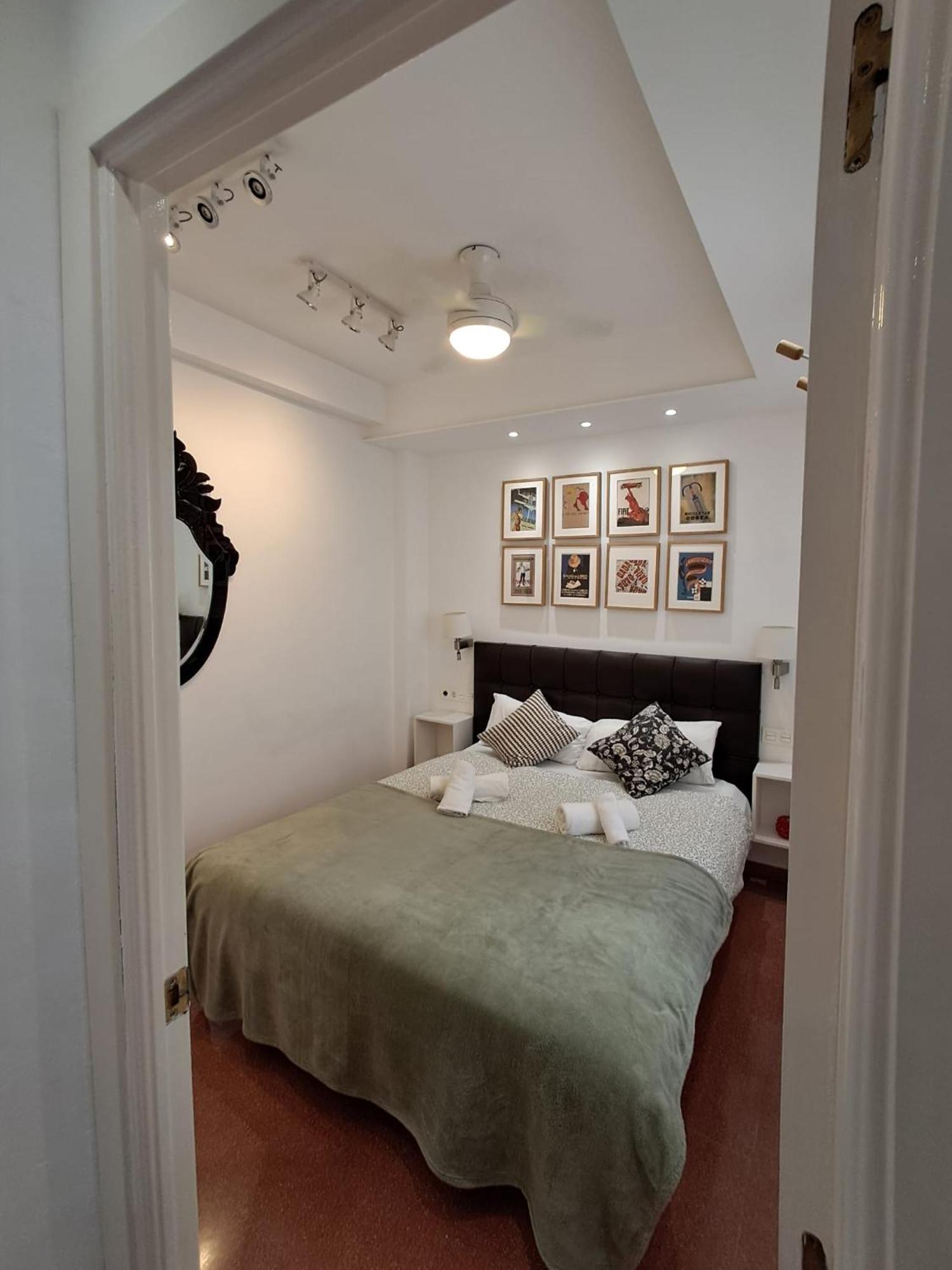 Old Town, City Center Apartment Premium With Parking มาลากา ภายนอก รูปภาพ
