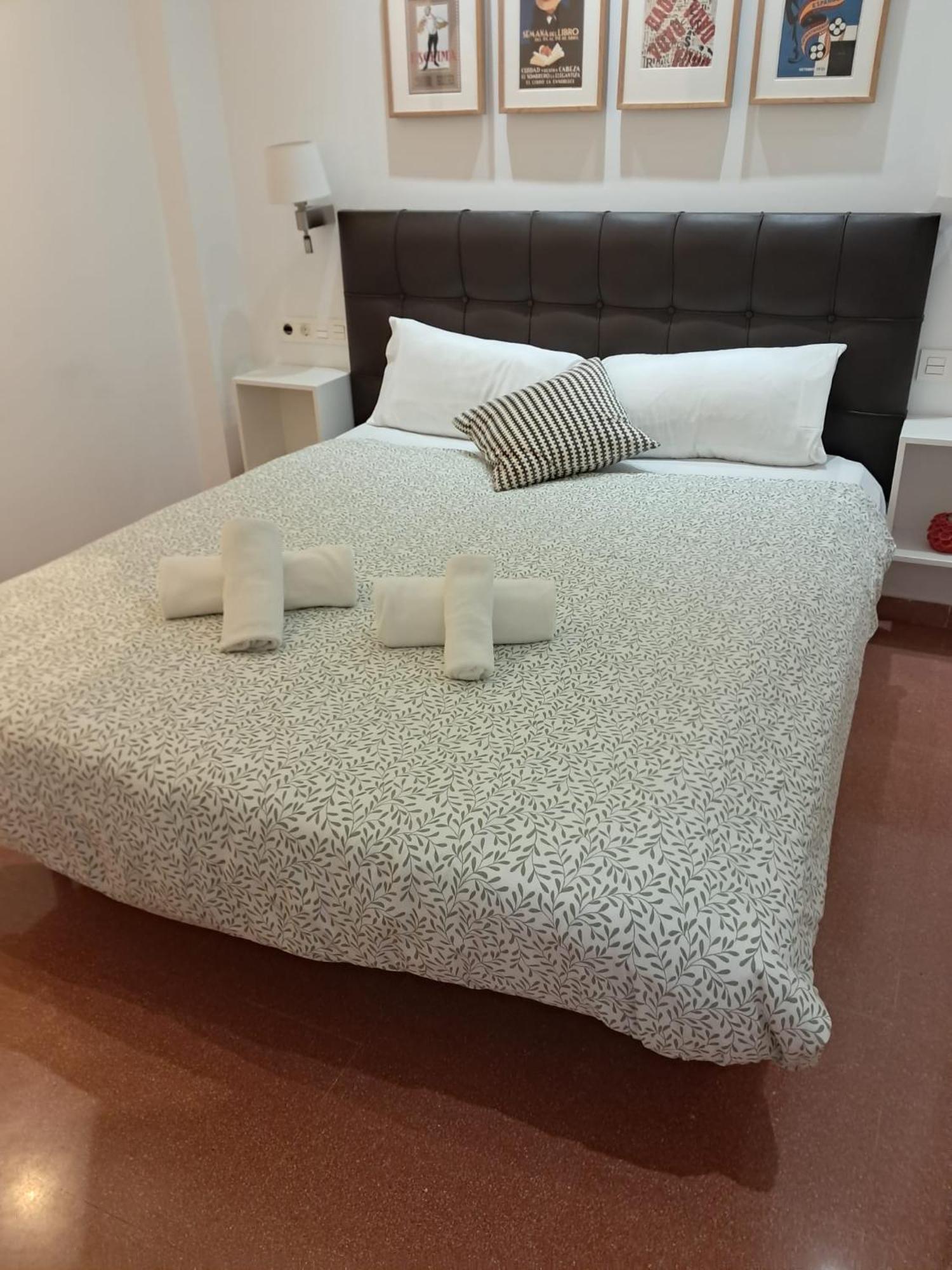 Old Town, City Center Apartment Premium With Parking มาลากา ภายนอก รูปภาพ