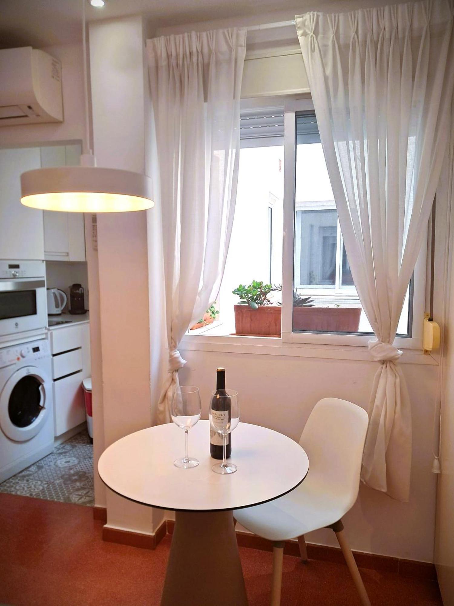 Old Town, City Center Apartment Premium With Parking มาลากา ภายนอก รูปภาพ
