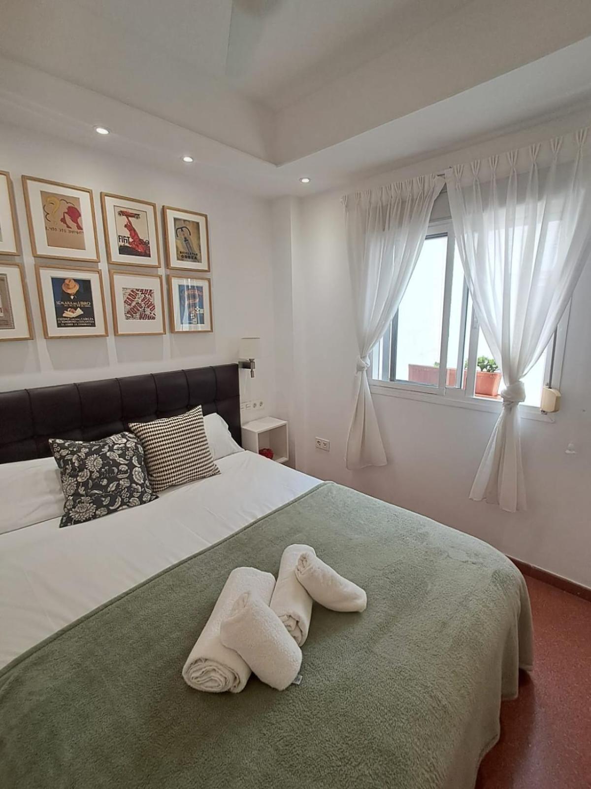 Old Town, City Center Apartment Premium With Parking มาลากา ภายนอก รูปภาพ