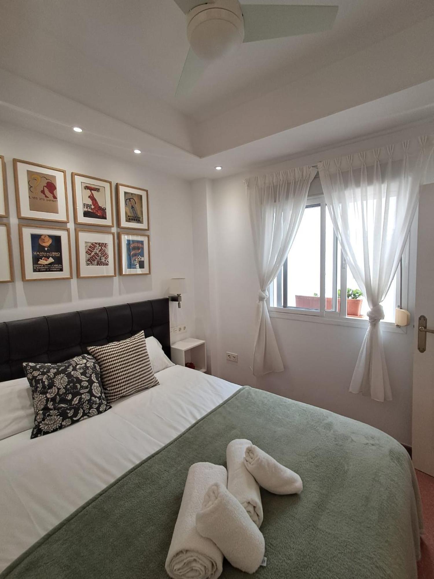 Old Town, City Center Apartment Premium With Parking มาลากา ภายนอก รูปภาพ