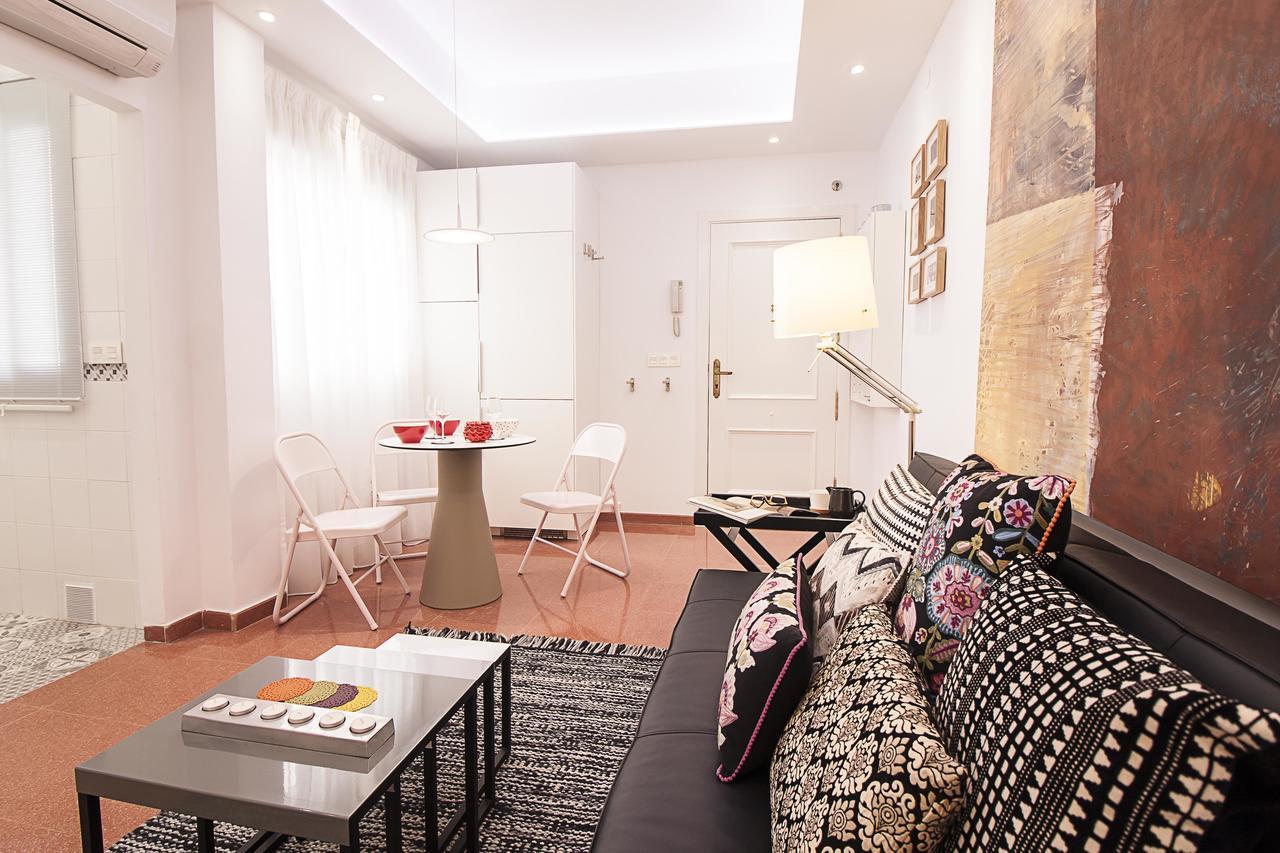 Old Town, City Center Apartment Premium With Parking มาลากา ภายนอก รูปภาพ