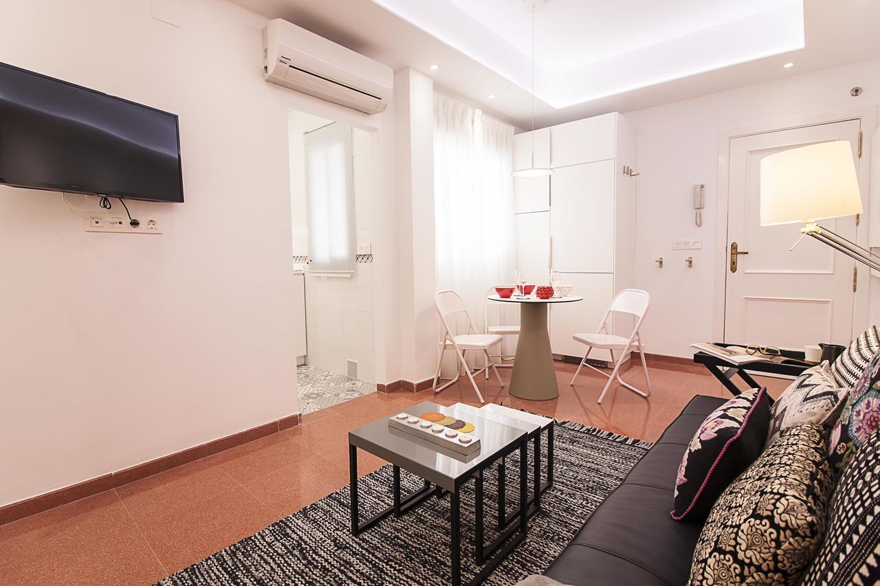 Old Town, City Center Apartment Premium With Parking มาลากา ภายนอก รูปภาพ